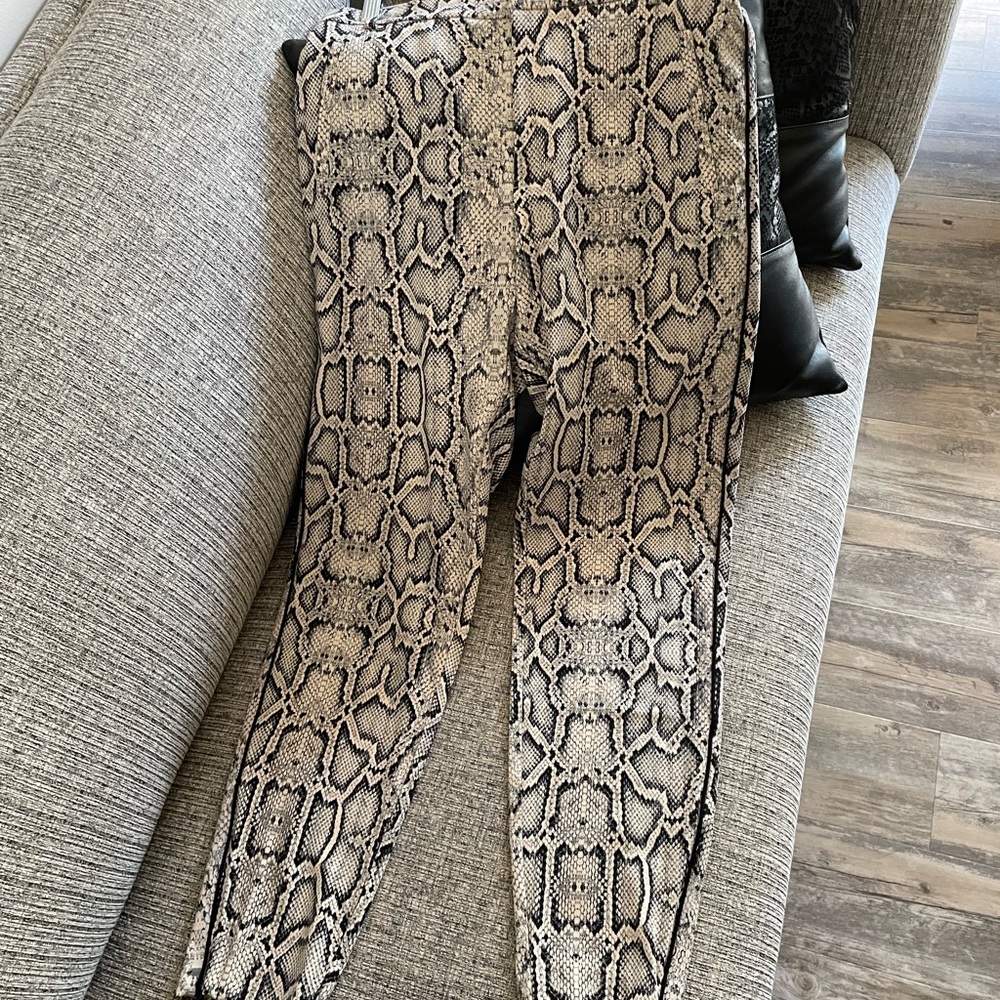 InWear Tesia pant ‘nica fit’ in 11417 SNAKE. Size 10 (40)